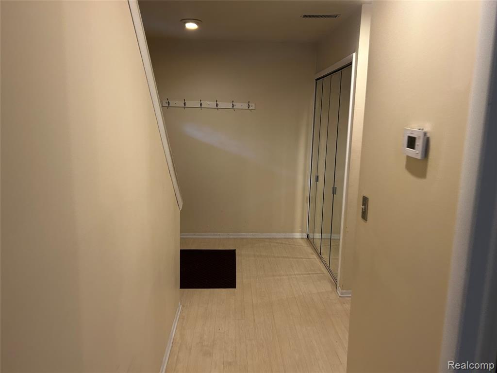 26889 Farmbrook Villa Drive, Southfield, MI 48034 — Photo 15