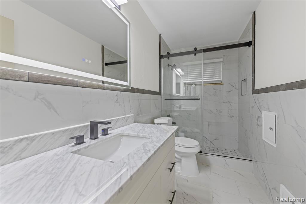 7218 Superior, Center Line, MI 48015 — Photo 17