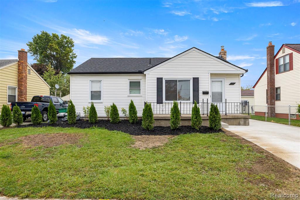 836 Garden Street, Garden City, MI — Photo 2