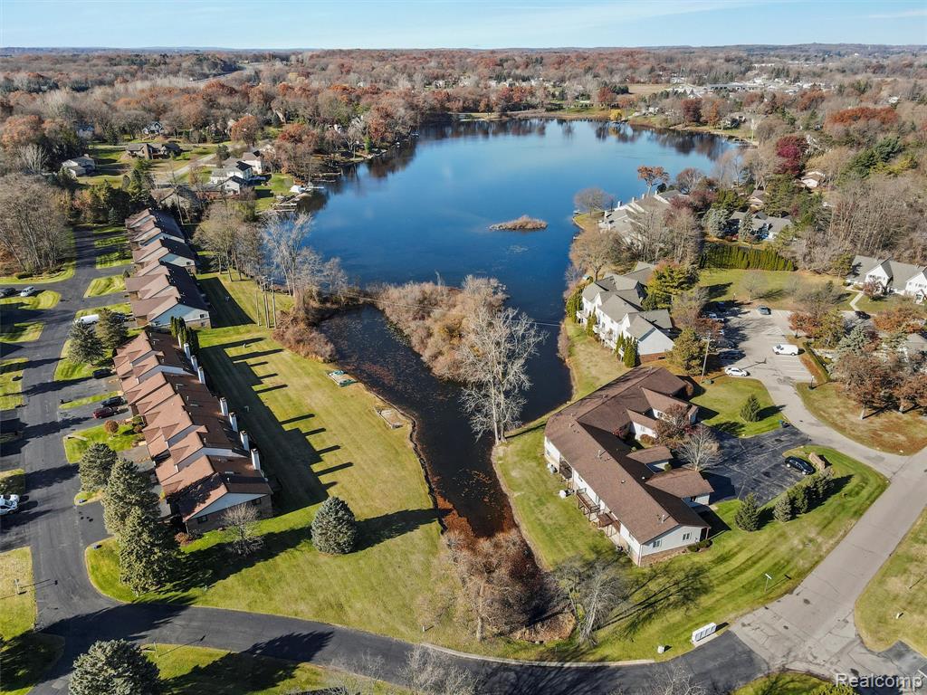 9026 E Bluewater Drive, Clarkston, MI 48348 — Photo 23