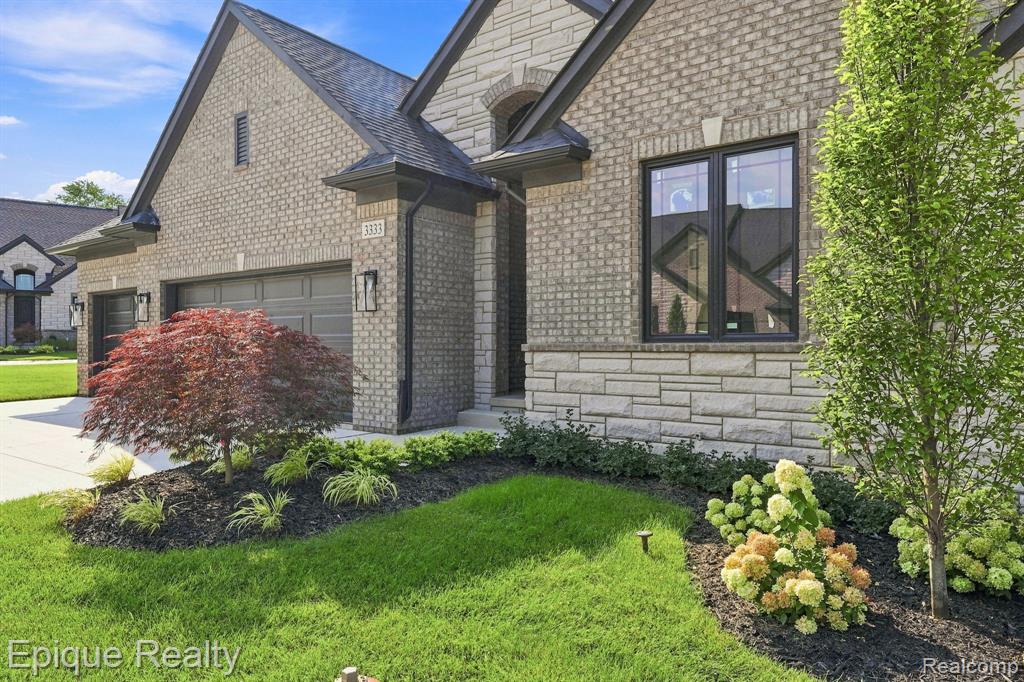 3333 Cornerstone Drive - Photo 2