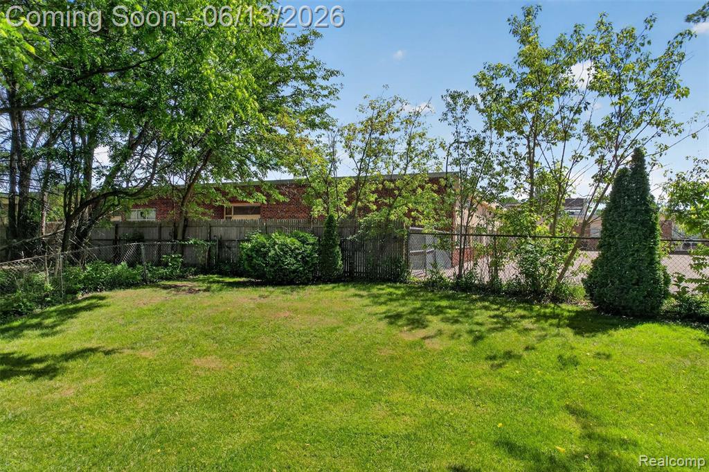 4141 Bristolwood Drive, Flint, MI 48507 — Photo 10