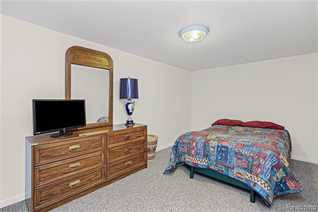 28867 Appleblossom Lane, Farmington, MI 48331 — Photo 29