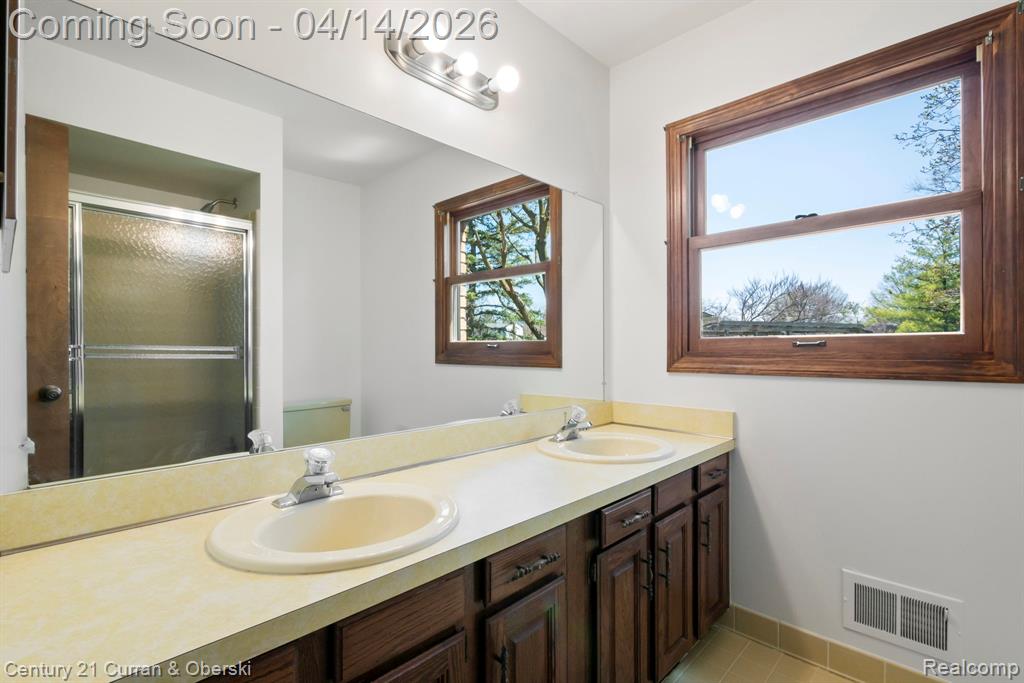 41100 White Haven Court, Northville, MI 48168 — Photo 30