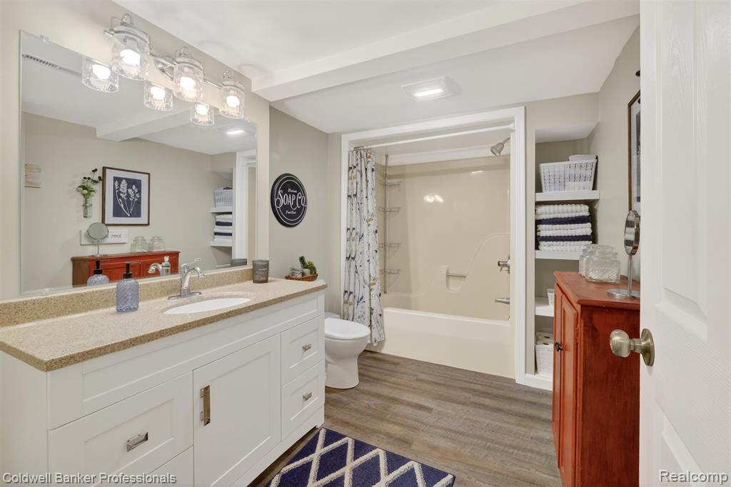 4380 Warwick Circle Drive, Grand Blanc, MI 48439 — Photo 26