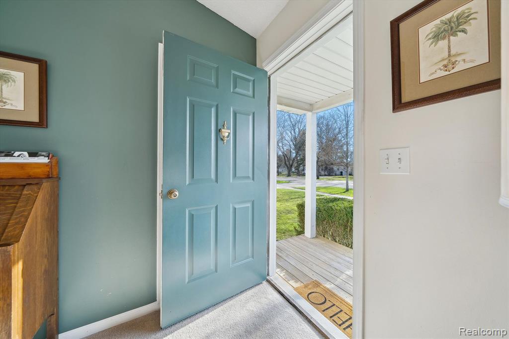 909 DEARBORN Street, Howell, MI 48843 — Photo 6