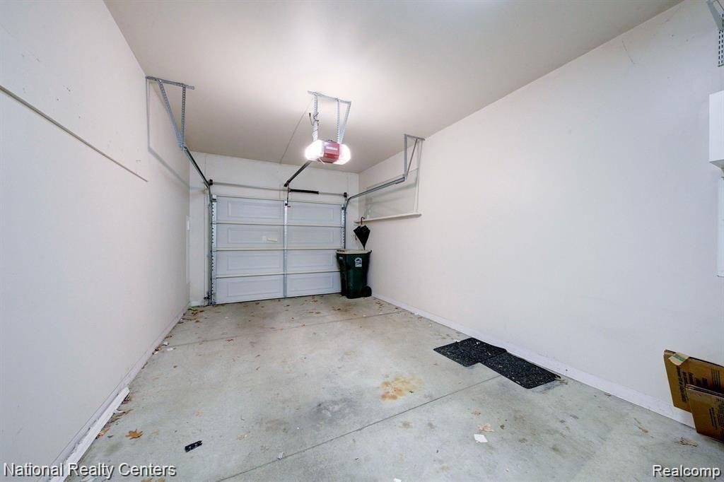 48407 MANOR BRIDGE Drive, Canton, MI 48188 — Photo 16