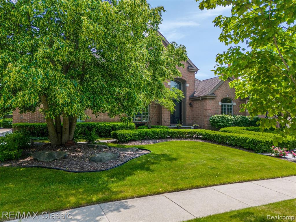 18438 Clairmont Circle E, Northville, MI 48168 — Photo 5