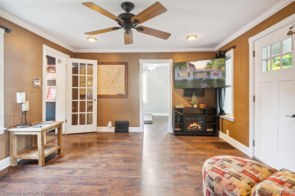 206 E SHERMAN Street, Holly, MI 48442 — Photo 12