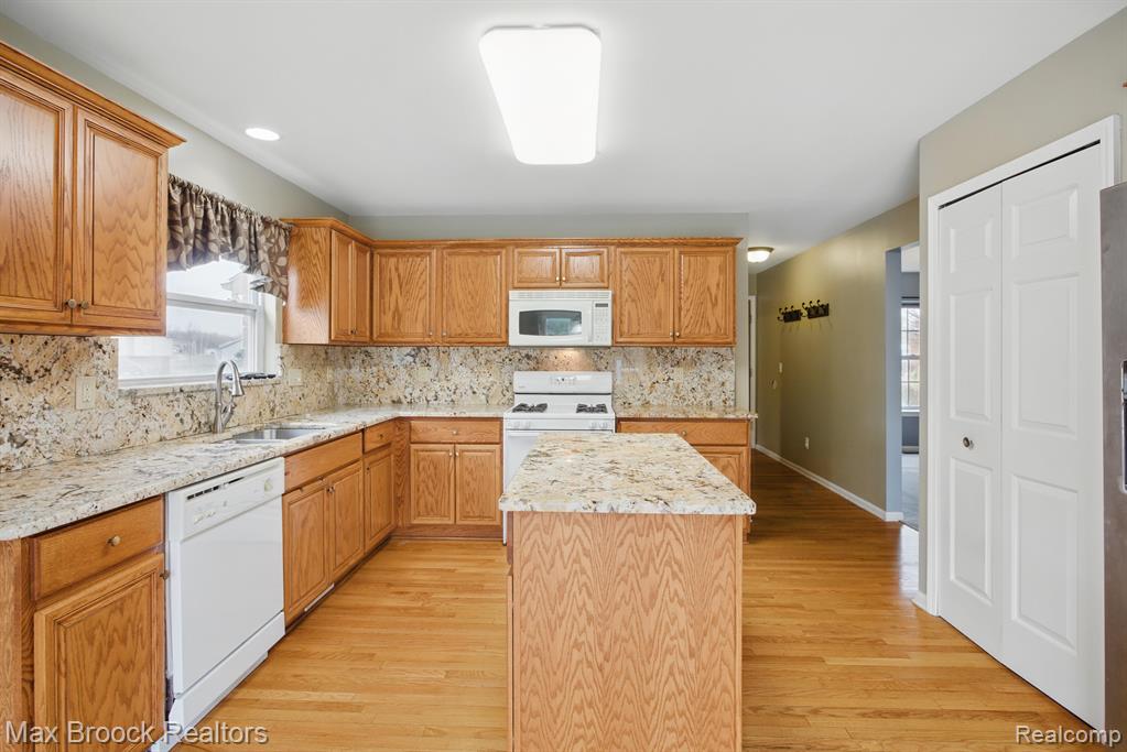 7131 WHITE TAIL Drive, Grand Blanc, MI 48439 — Photo 18