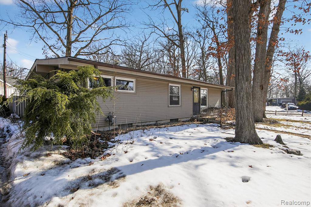 2344 S Circle Drive, Ann Arbor, MI 48103 — Photo 2