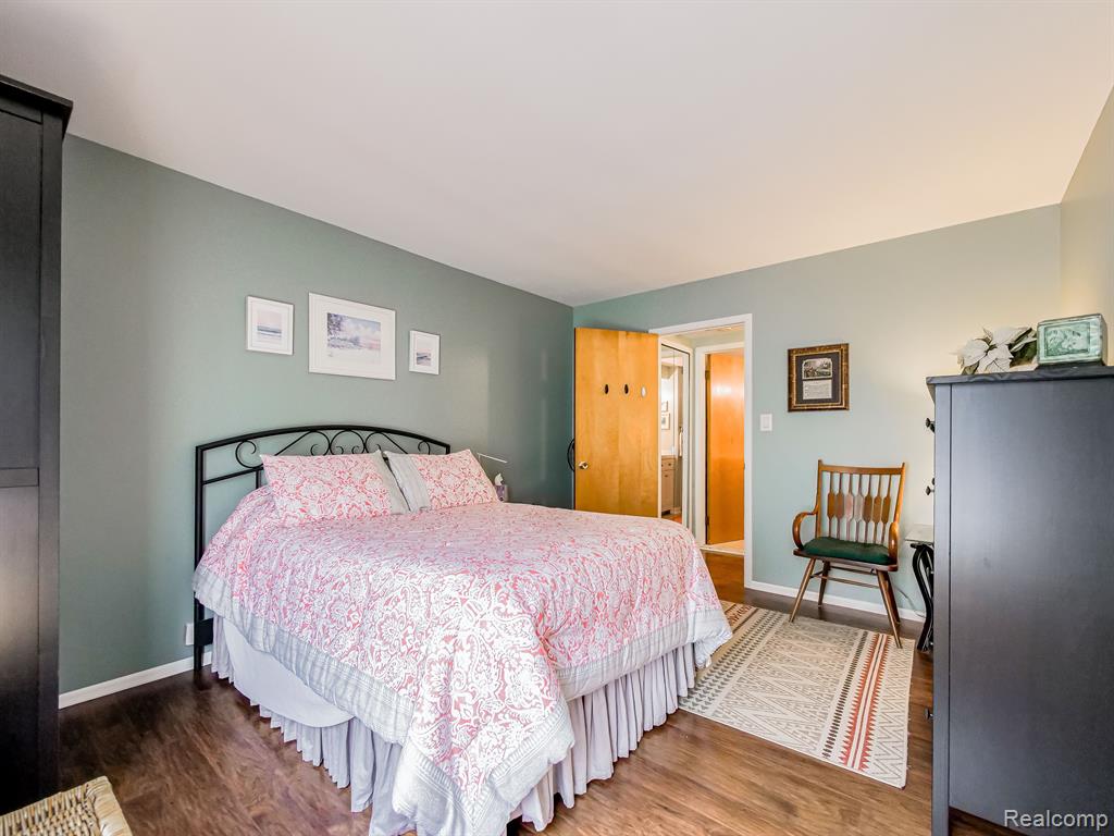 8497 KENNEDY Circle, 4, Warren, MI 48093 — Photo 11