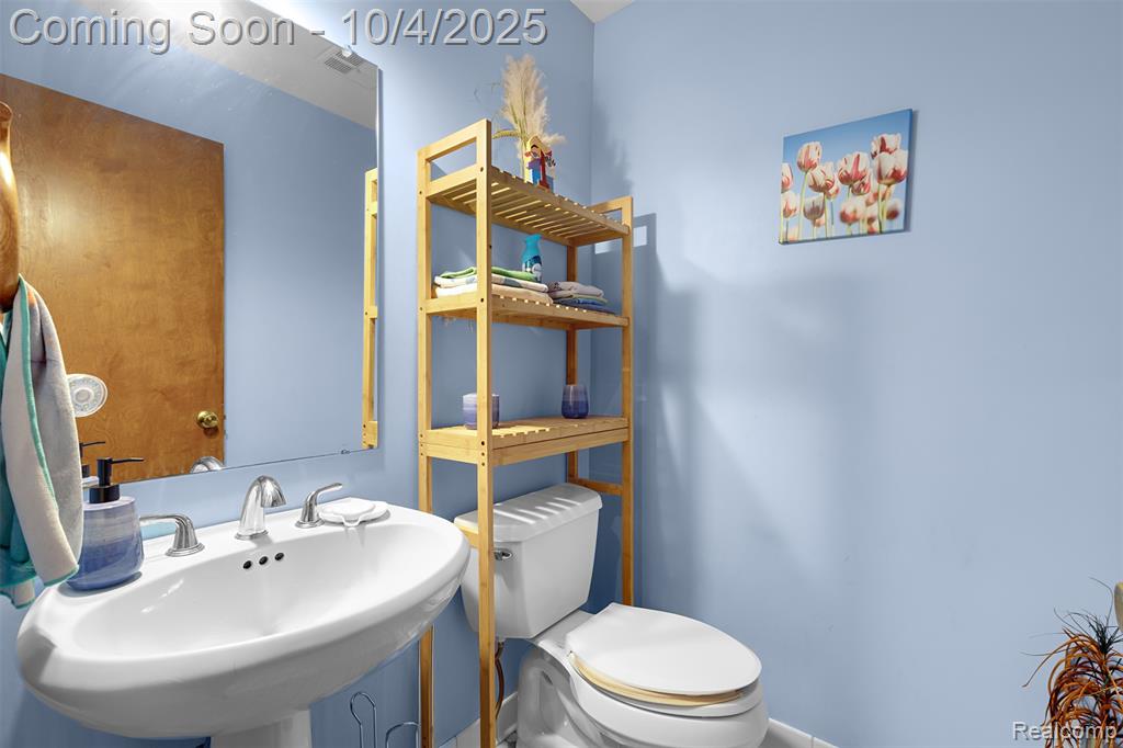 8614 Island Boulevard, Grosse Ile, MI 48138 — Photo 10