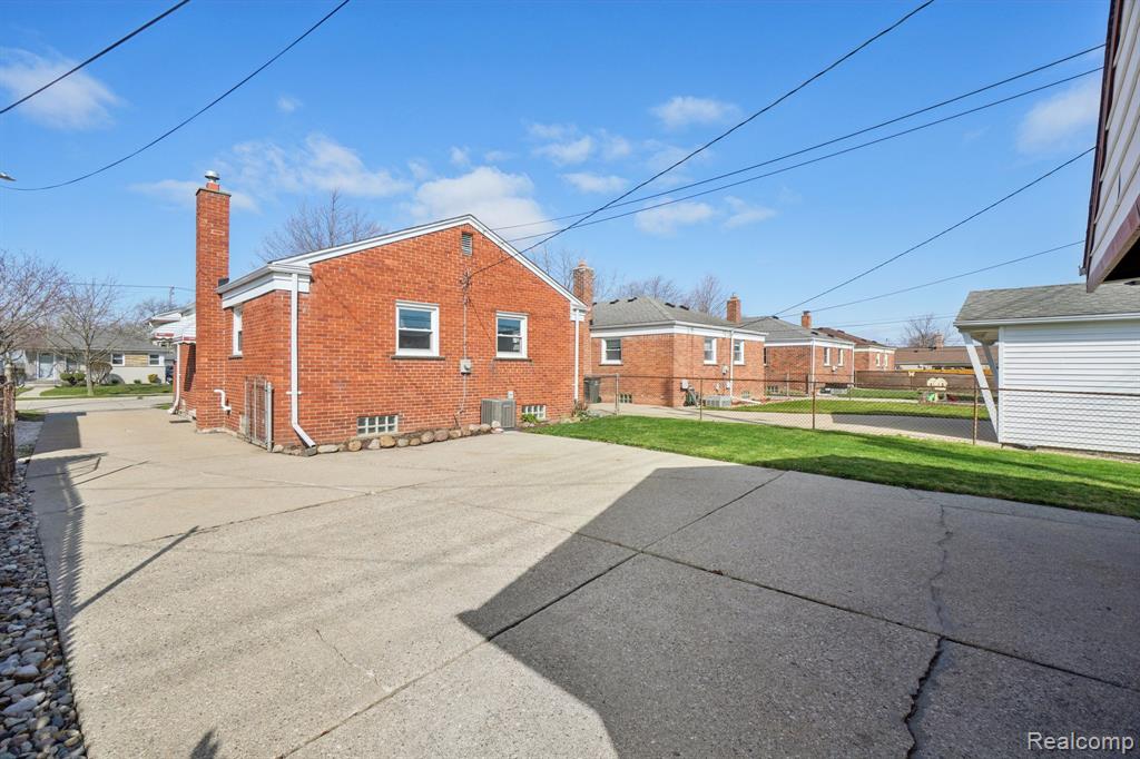 29720 Taylor Street, Saint Clair Shores, MI 48082 — Photo 27