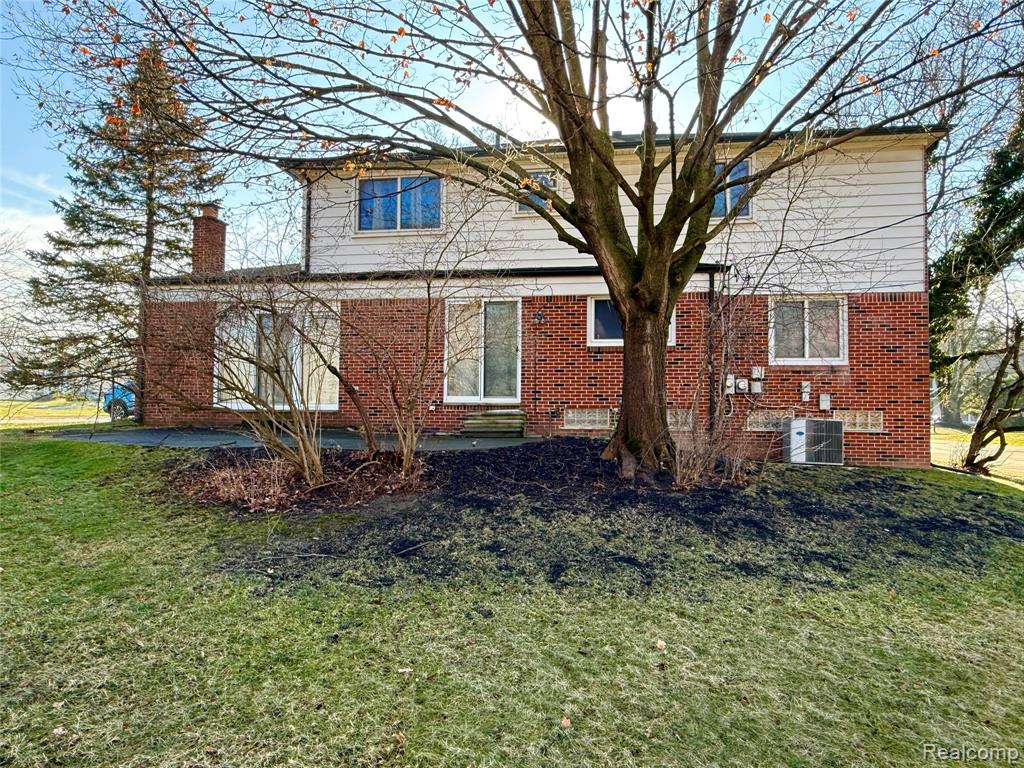 21660 Riverview Drive, Beverly Hills, MI 48025 — Photo 36
