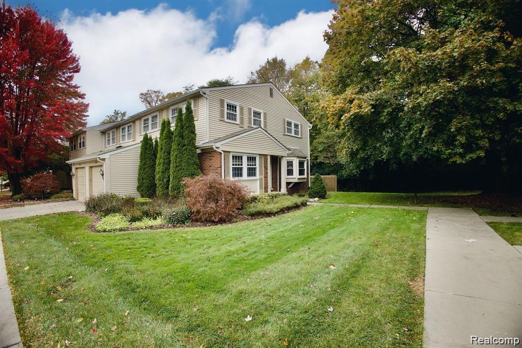5234 BREEZE HILL, Troy, MI 48098 — Photo 2