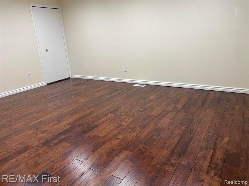 8401 18 Mile APT # 99 Road, Sterling Heights, MI 48313 — Photo 22