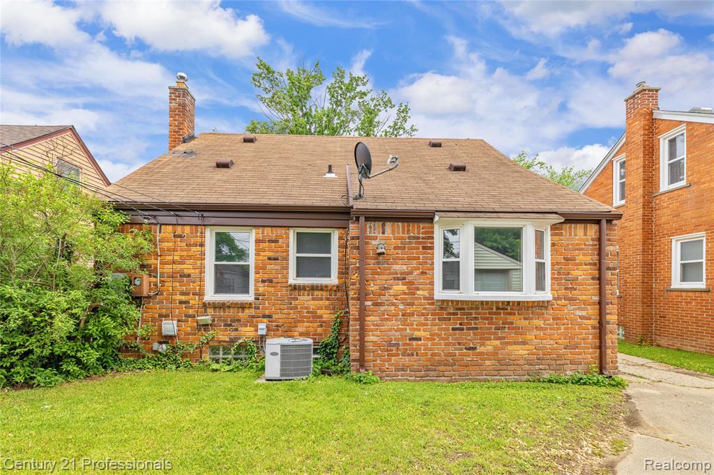 6953 N Vernon Street, Dearborn Heights, MI 48127 — Photo 26