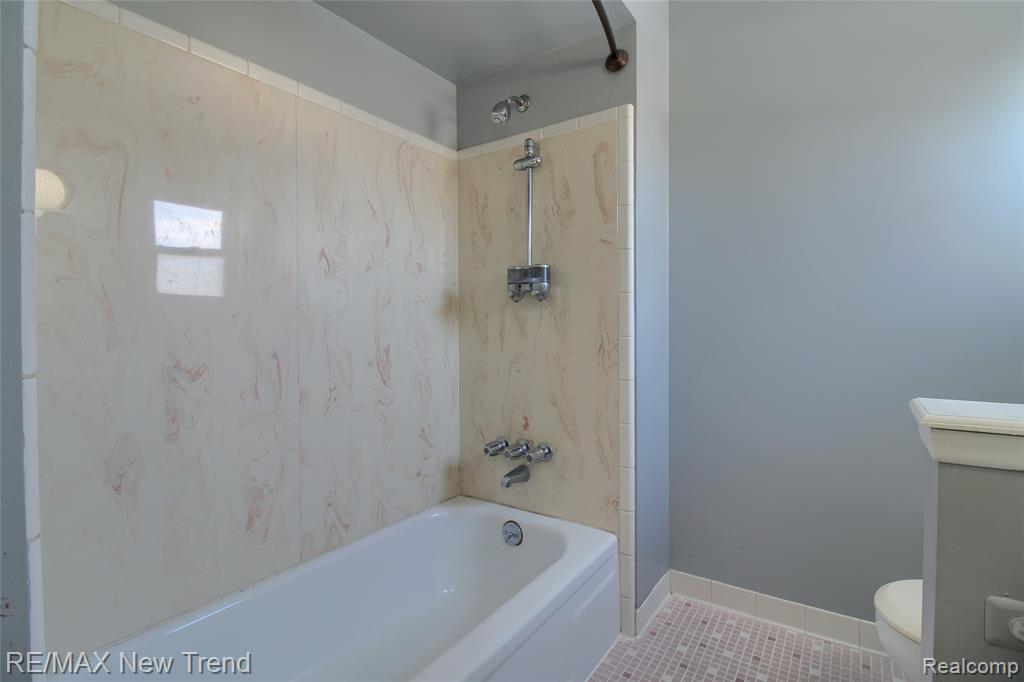 5794 Willow Creek Drive, Canton, MI 48187 — Photo 30