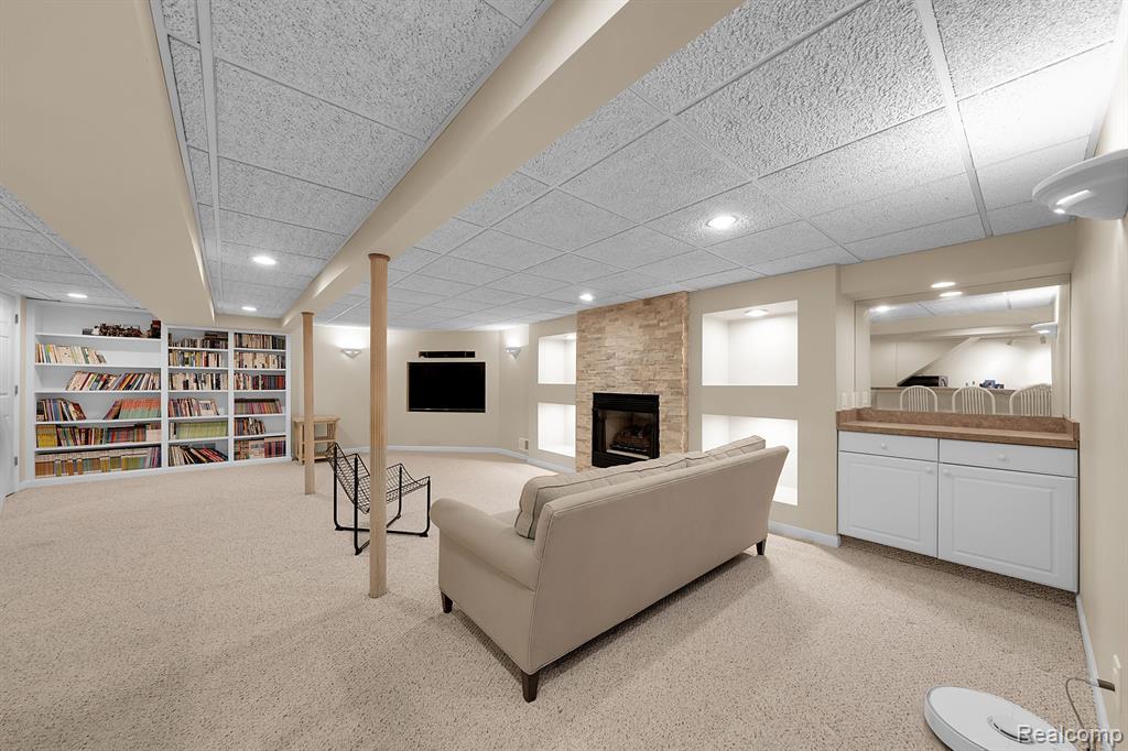 6367 Denton Drive, Troy, MI 48098 — Photo 23
