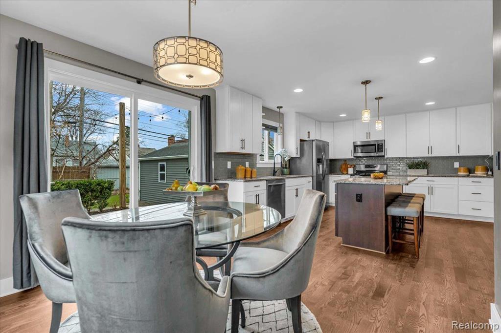 705 WHITCOMB Avenue, Royal Oak, MI 48073 — Photo 16