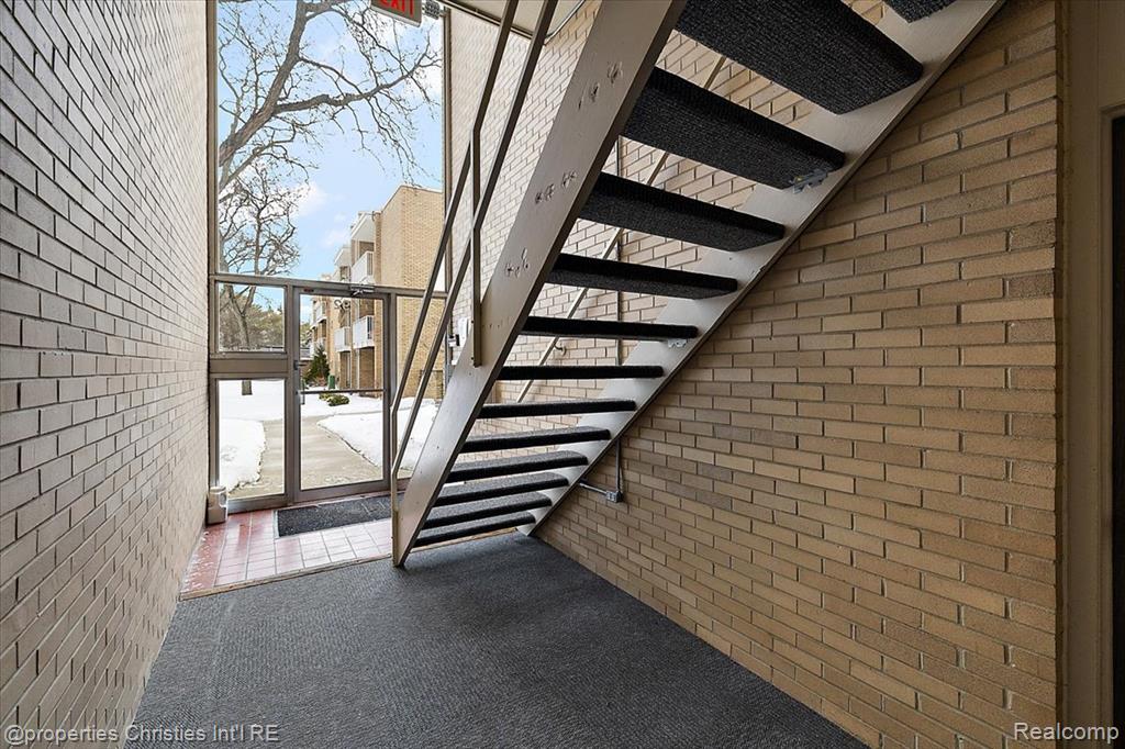 4921 Crooks Road, N 3, Royal Oak, MI 48073 — Photo 2