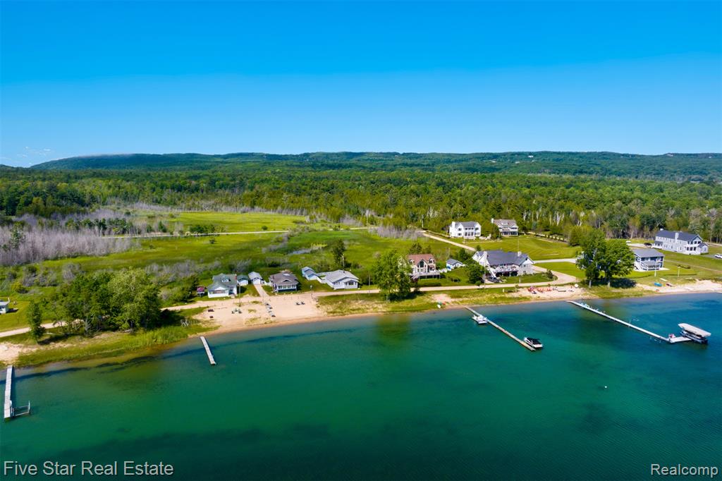 2588 Lakeview Road, Onekama, MI 49675 — Photo 4