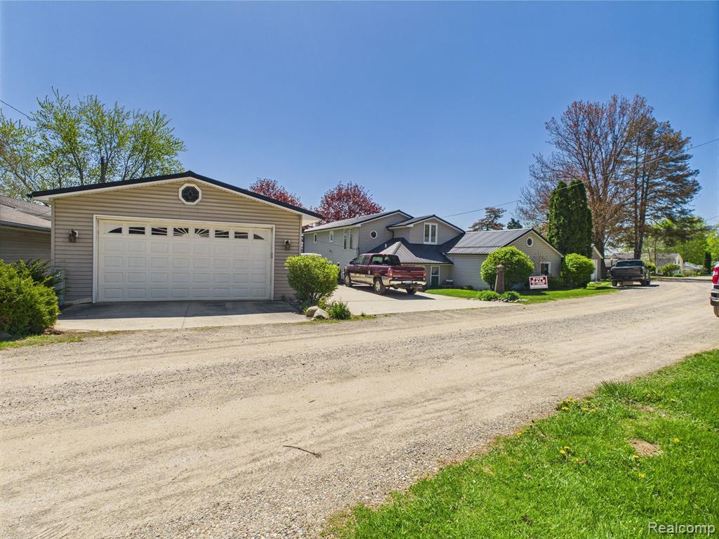 480 PENINSULA Drive, Columbiaville, MI 48421 — Photo 2