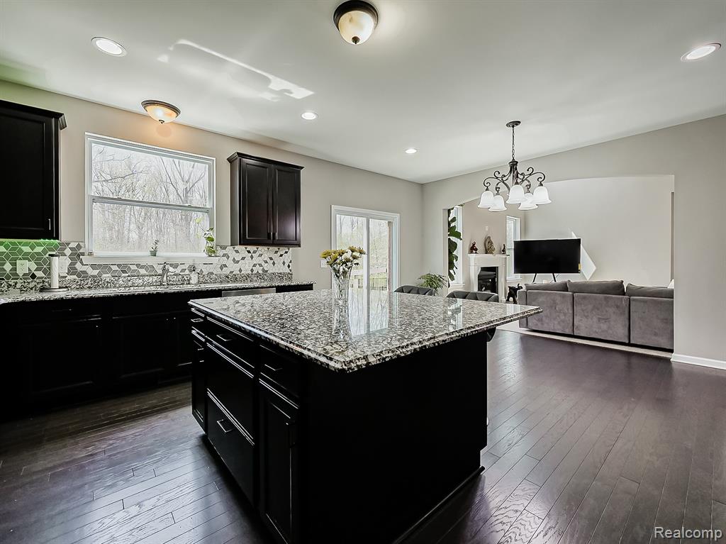 903 Leafdale Drive, Rochester Hills, MI 48307 — Photo 18