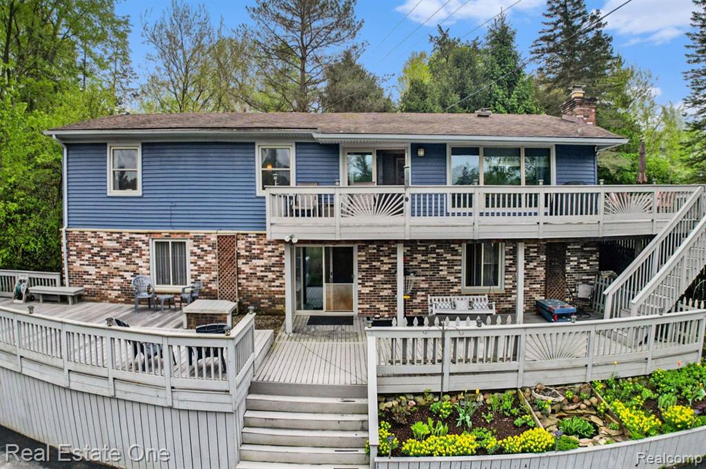 7529 BISHOP Road, Brighton, MI 48116 — front exterior