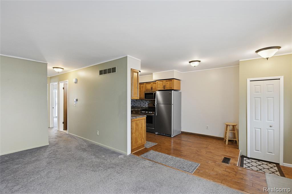 49990 Helfer Blvd, Wixom, MI 48393 — Photo 5
