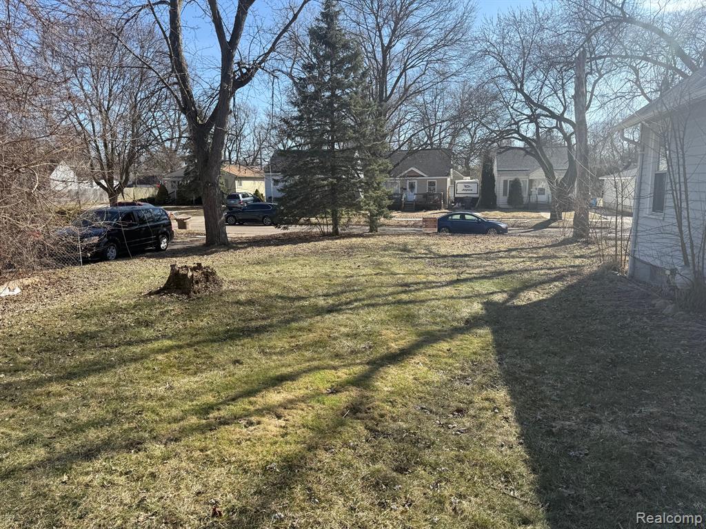 679 E BEVERLY Avenue, Pontiac, MI 48340 — Photo 5