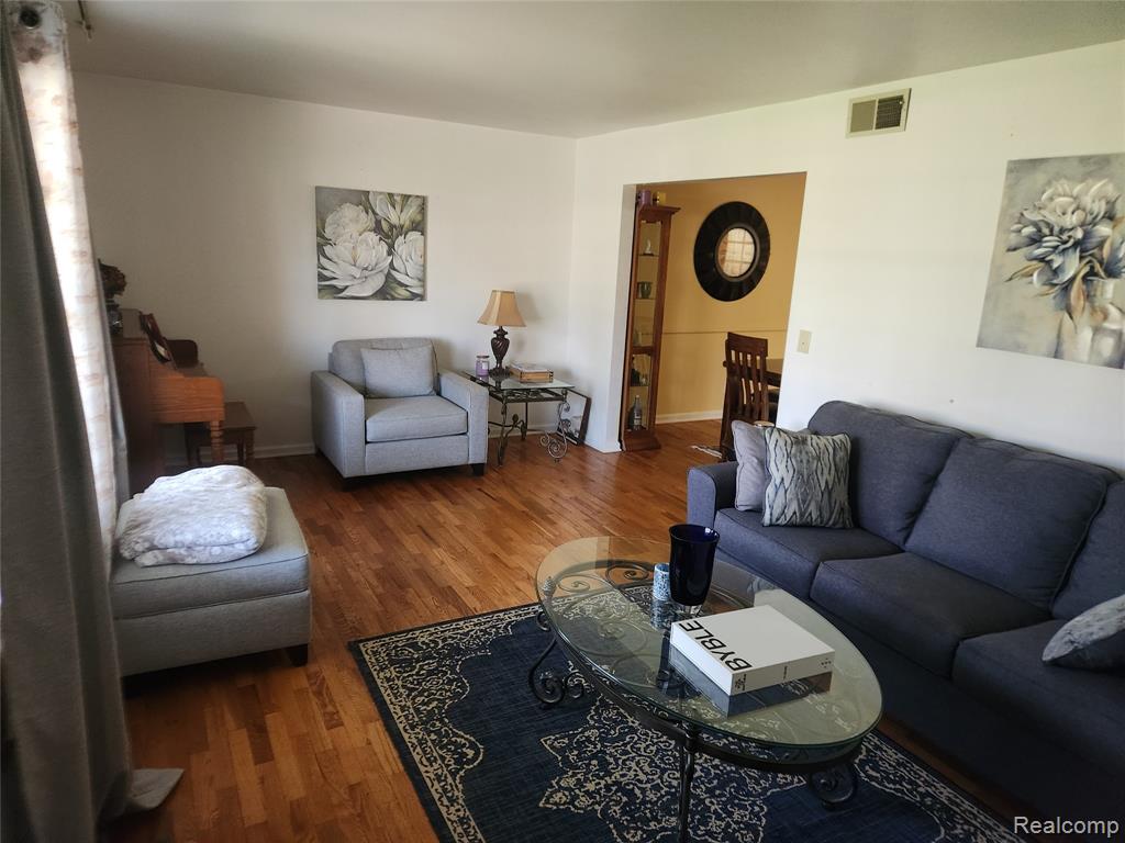 6103 Trenton Drive, Flint, MI 48532 — Photo 17