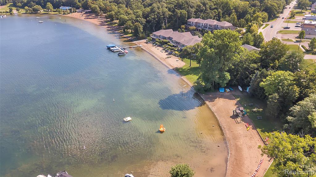 4022 Hazelett Drive, Waterford, MI 48328 — Photo 18