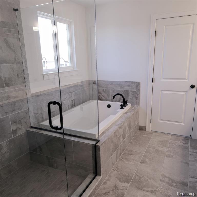 24019 Tullymore Drive, Macomb, MI 48042 — Photo 11