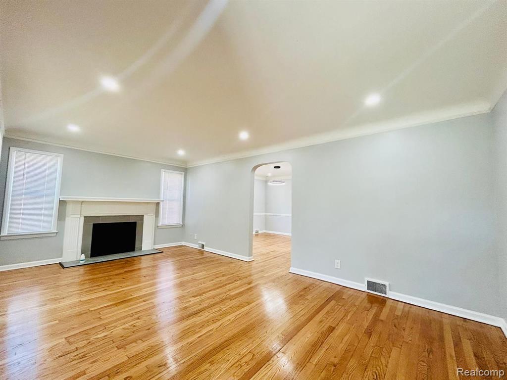9571 E OUTER Drive, Detroit, MI 48213 — Photo 10