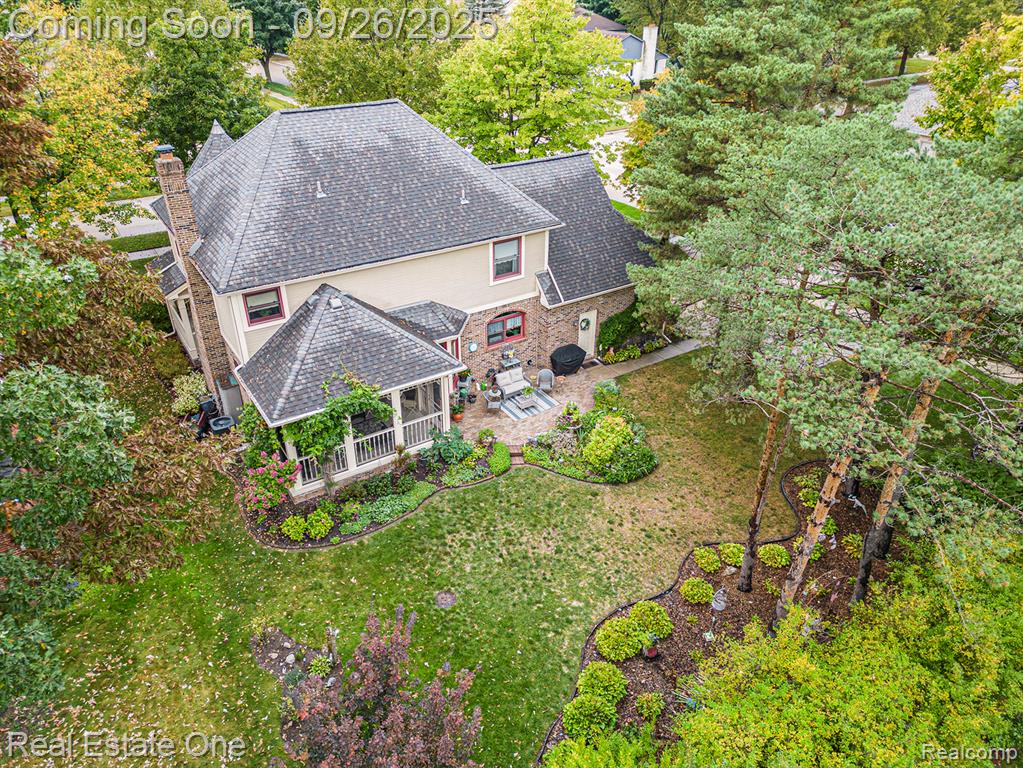 6764 Redford Circle, Troy, MI 48085 — Photo 37