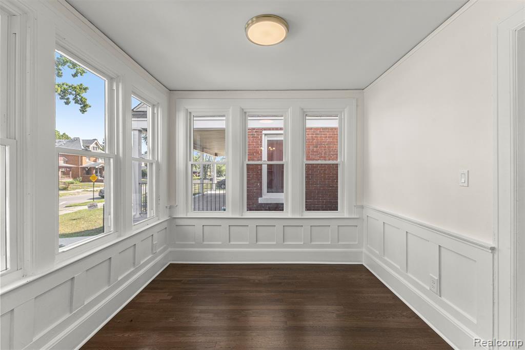 929 Lawrence Street, Detroit, MI 48202 — Photo 16