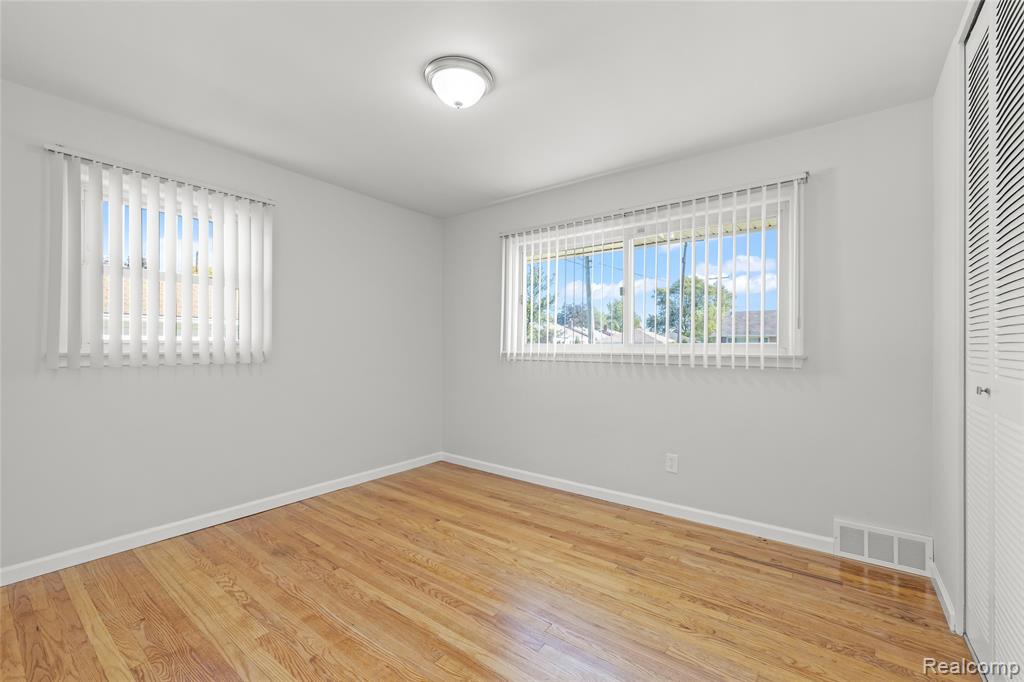 6727 Hawthorne Street, Garden City, MI — Photo 17
