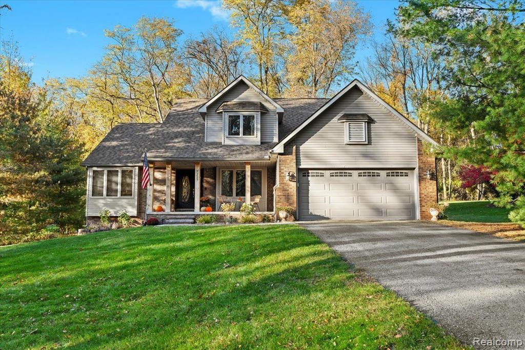 7227 COWELL Road, Brighton, MI 48116 — Photo 2