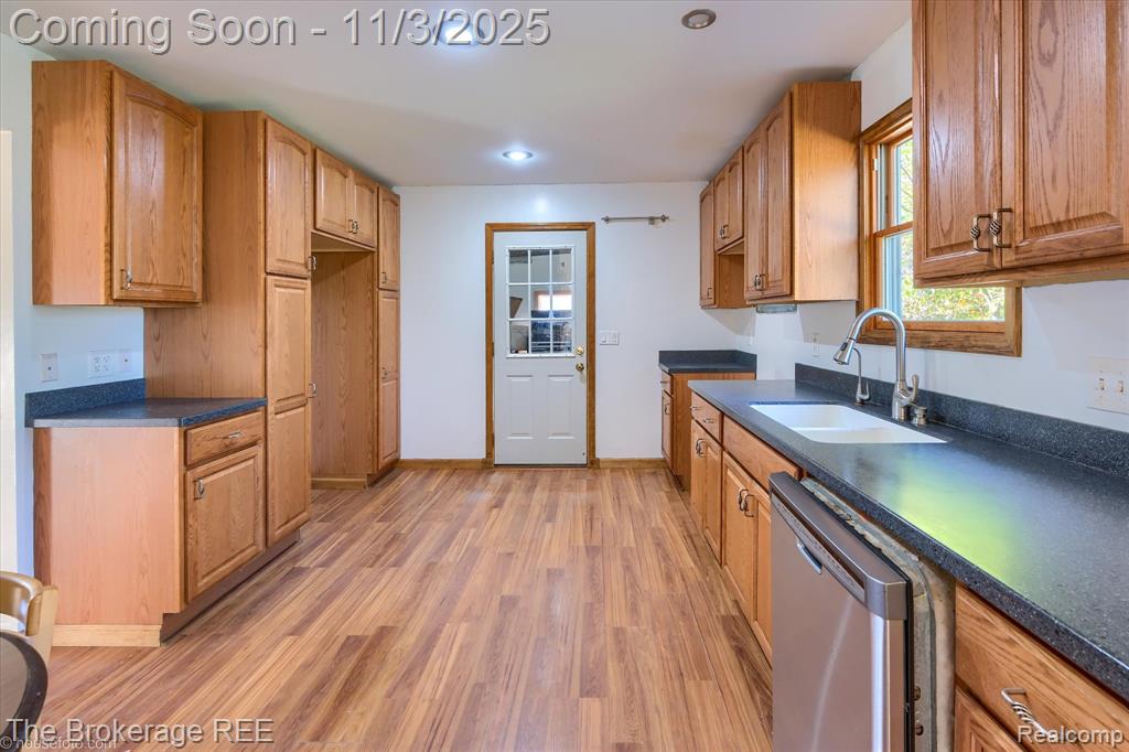 9298 Hilda Lane, Flushing, MI 48433 — Photo 11