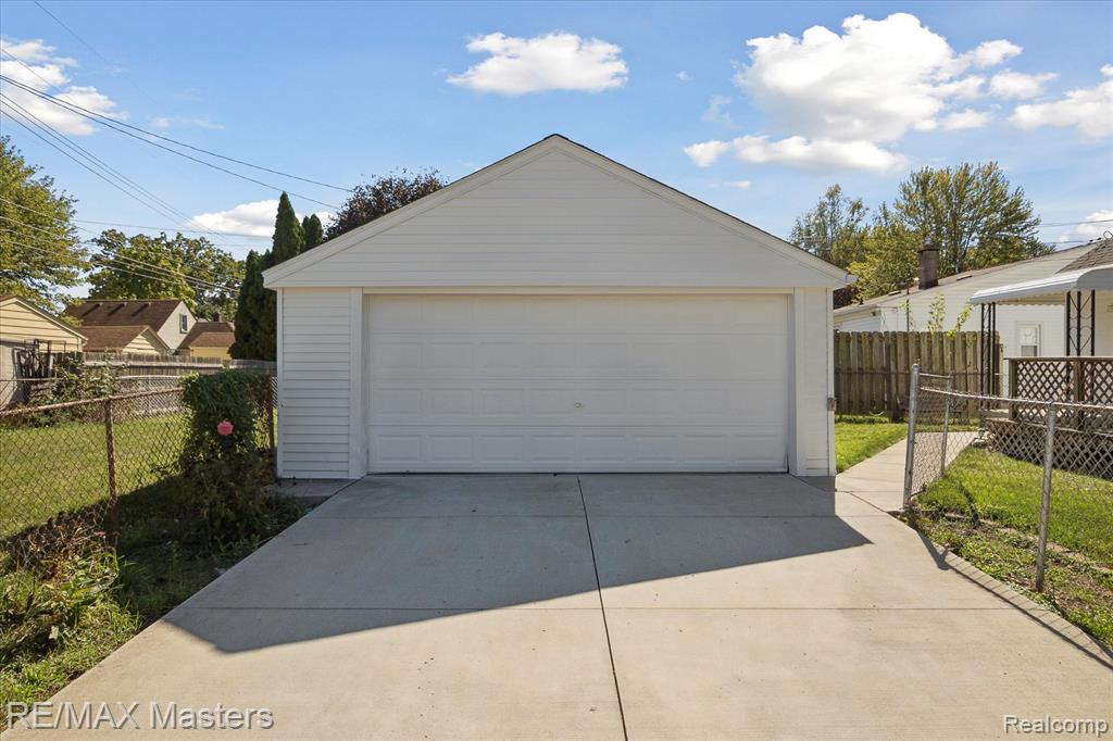 4401 Ziegler Street, Dearborn Heights, MI 48125 — Photo 18