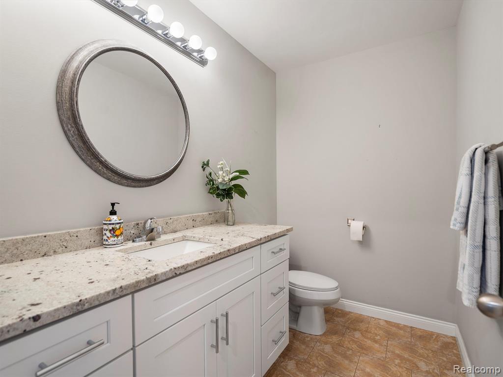 46854 EMERALD CREEK Drive, Shelby Twp, MI 48315 — Photo 22