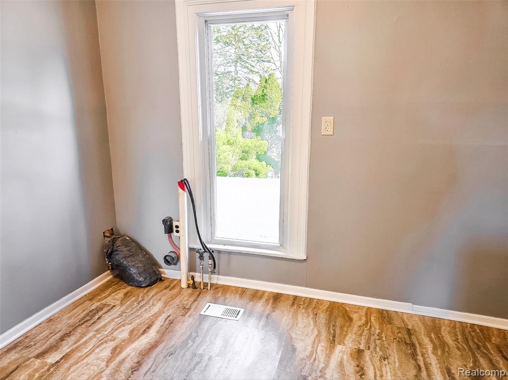 270 W 4th Street, Imlay City, MI 48444 — Photo 5