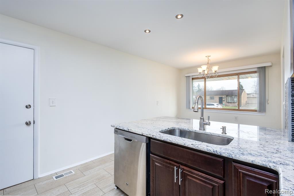 5223 BUSCH Avenue, Warren, MI 48091 — Photo 9