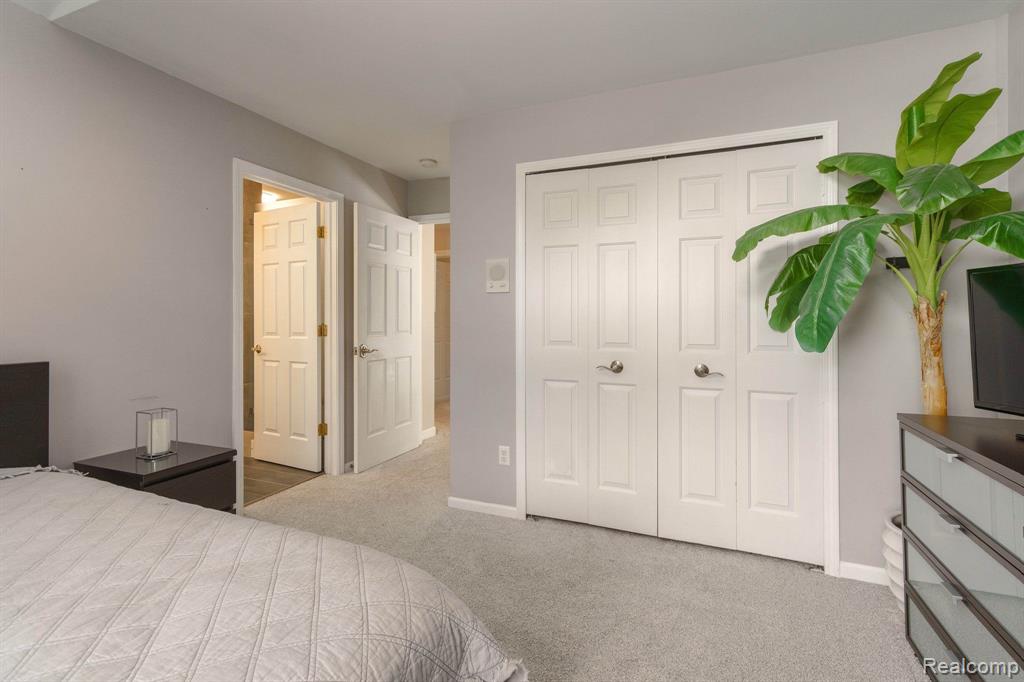 4425 ISLAND VIEW Drive, Waterford, MI 48328 — Photo 44