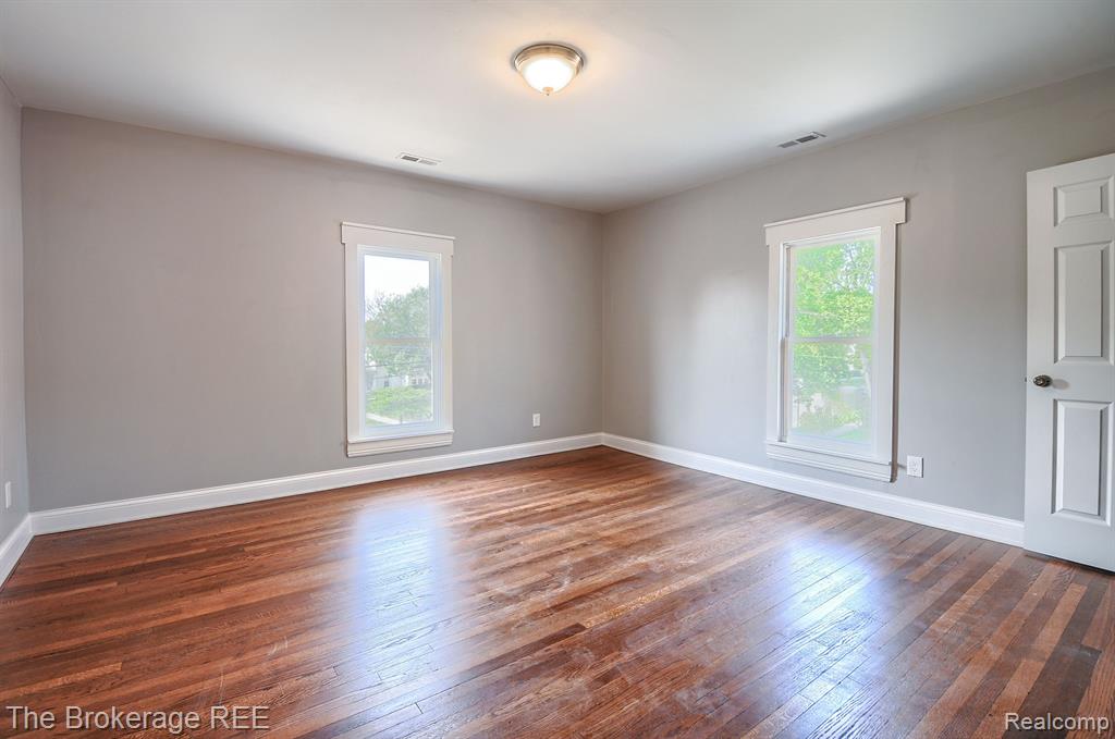 11 1ST Street, Oxford, MI 48371 — Photo 35