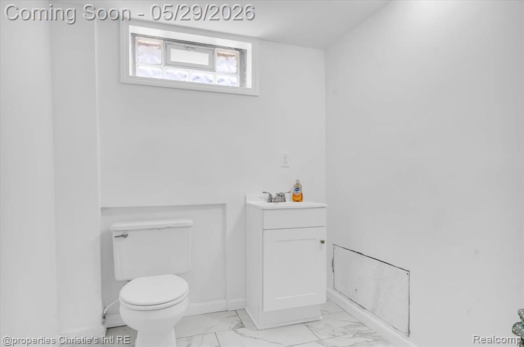 8740 Saratoga Street, Oak Park, MI 48237 — Photo 23