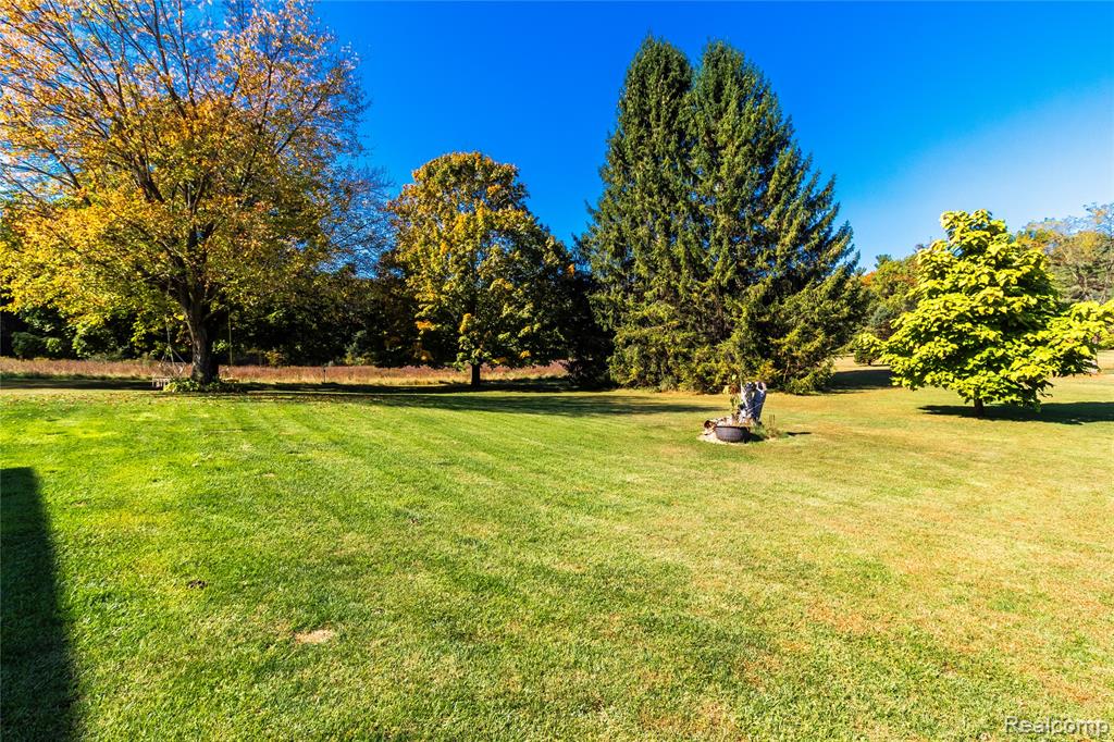 4705 LONSBERRY Road, Columbiaville, MI 48421 — Photo 41