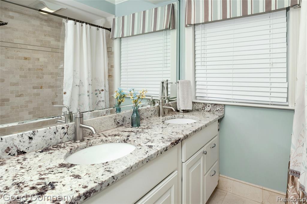 32291 Verona Circle, Beverly Hills, MI 48025 — Photo 32